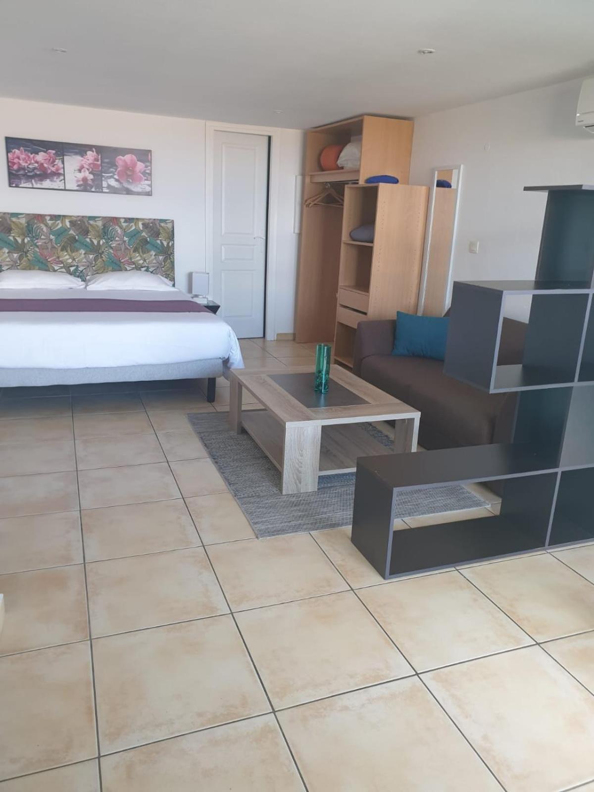 Calvi Appart Hotel Pokoj fotografie