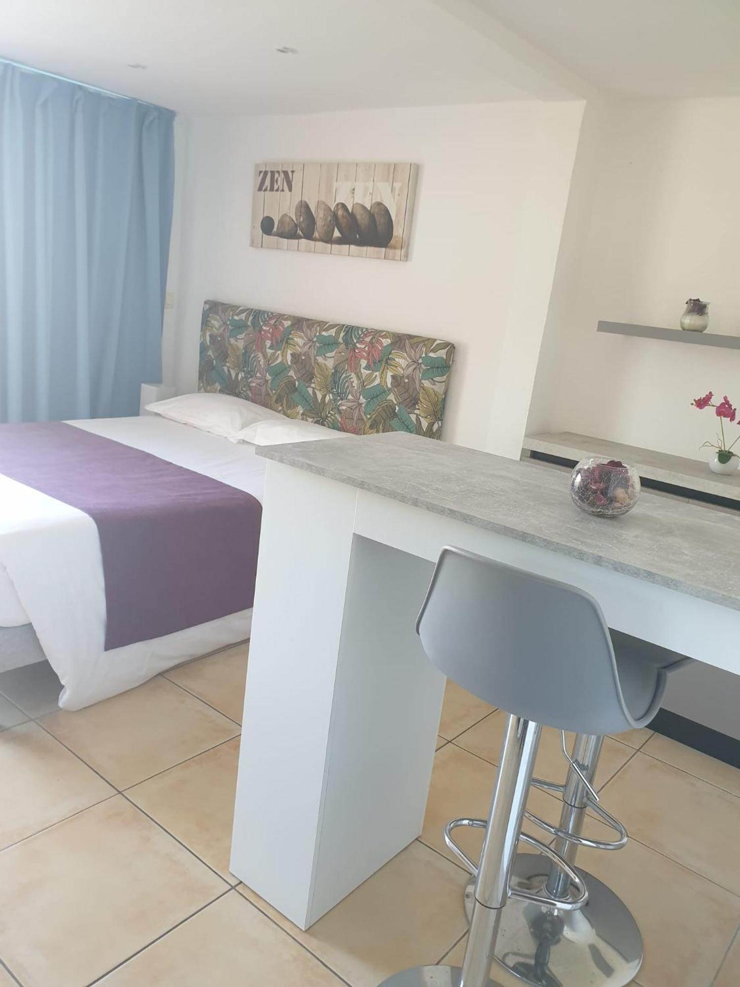 Calvi Appart Hotel Pokoj fotografie